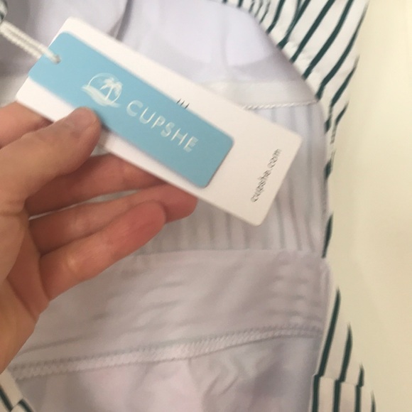 Swimsuit - Picture 3 of 6